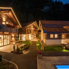 Wellnesshüttendorf Wiese، فندق في سانكت ليونارد إم بيتزتال