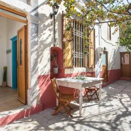 Galini & Serena Apartments, hotel i Simi