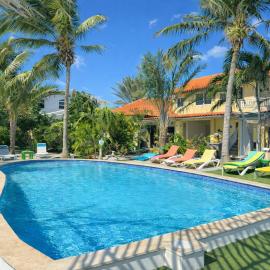 Casalina Garden 2 blocks to Palm Beach & Kitesurfing school, hotel u gradu Palm-Eagle Beach