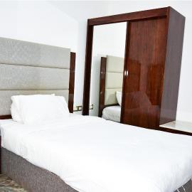 Royal Suite Hotel Apartments, hotel in Al Ḩuwayl
