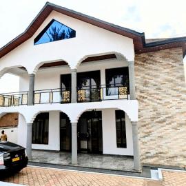 Kigali White home: Kigali şehrinde bir otel