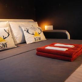 Start House 5 mins walk Airport, hotel in Ho Chi Minh City