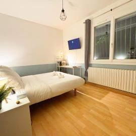 Chambre privée chez particulier - Parking & TV - Tram L3 - WIFI