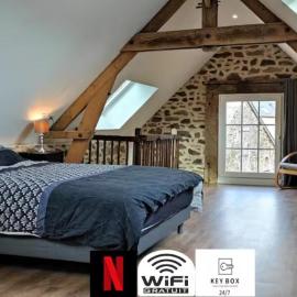 La petite maison en pierre - classé 3 étoiles, hotel in Mayenne