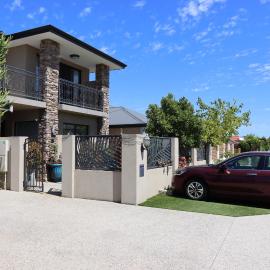 Midby's Elegant Guesthouse - 2 En-suite Rooms & 2 Rooms with Shared Bathroom, hotel in Perth