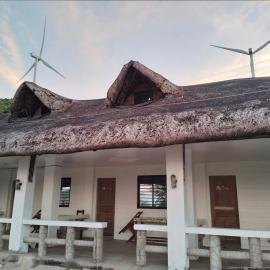 Buena Vistas Travellers Inn Hilside, hotel en Pagudpud