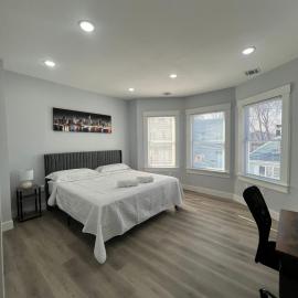 2Bed Gem-15min to NYC-3min Walk to Bus-Train, hotel u gradu 'North Bergen'