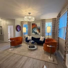 Elegant Conyers Townhouse with Manhattan Vibe, hotel u gradu Konjers