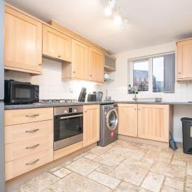 5 bed house with free parking in quiet location, hotel v destinaci Wolverhampton