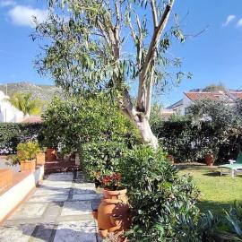 Villa 120m dal Mare - WiFi, Giardino, Posto auto Privato, hotel in Sperlonga
