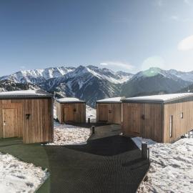 Oi Qaragai Mountain Resort โรงแรมในBesqaynar