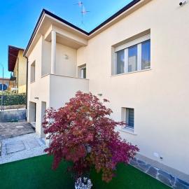 20 min da Milano Villa indipendente con posto auto, hotell sihtkohas Lodi