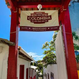 Colombia Hostel, hotel in Porto Seguro