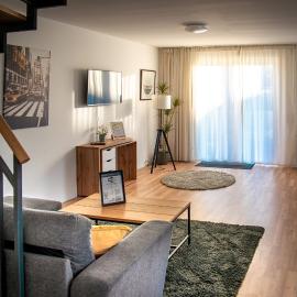 Privates Team-Haus nahe VW Wolfsburg I 4-5 Schlafzimmer, Einzelbetten, perfekt für Monteure, Teams und Reisegruppen I Parkplatz I Rechnung mit MwSt, hotel in Calberlah
