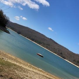 Maison à 2km du Lac de Vouglans, Hotel in Charchilla