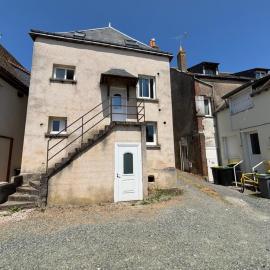 Appartement Numéro 3, centre chateau-renault, hotel in Château-Renault