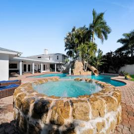 Luxury Waterfront-Pool Home, Slide, Hot Tub, Gulf Access