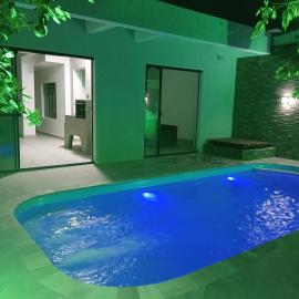 Casa central com piscina!