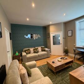 Cosy & Stylish 2-Bed Weir Home Sleeps 6