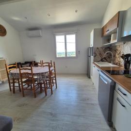 Peaceful 3-room apartment, refurbished and air-conditioned