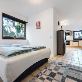 ruhige Wohnung im Schwarzwald (Pforzheim, OT Würm), hotel in Pforzheim