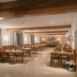 Viesnīca Hotel EDAR zum Markt pilsētā Büchlberg