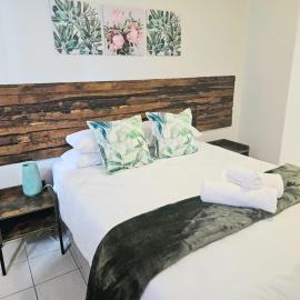 Sea Breeze Manor - Sage Unit, hotel en East London
