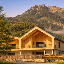 Da Alois - Alpine Premium Apartments, hotel v mestu Gröbming