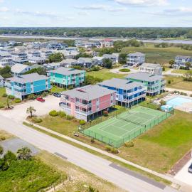 2nd-floor condo with ocean views, outdoor pool, & beach access - dogs OK