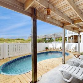 The Summer House: Oceanfront Cozy Cottage Private Pool with Hydrotherapy Spa