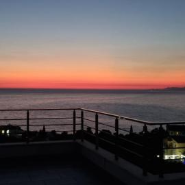 Cold Bay Mansion Luxury Sea View Suites