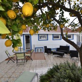Setubal Courtyard Houses - PAINTERS HOUSE