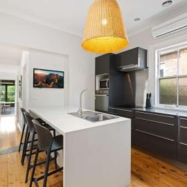 Hideaway on Edward - 3 Bed 2 Bath - Walk to town