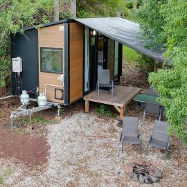 Hill Creek Tiny House 5 by Tiny Away, hotel din Perwillowen
