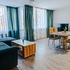 Балкан Тауър ЛУКСЪРИ ЛИВИНГ 2'6, hotel in Gabrovo