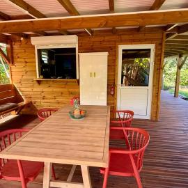 Charmant Bungalow Traditionnel Grande Terrasse, hotel u gradu 'Sainte-Rose'