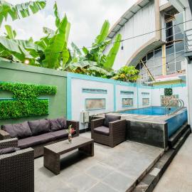Two Level Villa & Cafe