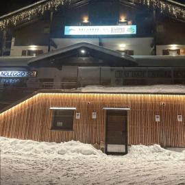 Ski Lodge Pampeago, ξενοδοχείο σε Tesero