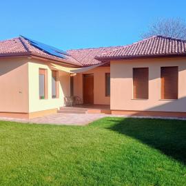 MediterranHouse, hotel in Kiskunfélegyháza