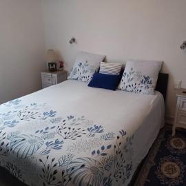 CHAMBRES Climatisées tout Confort,GARE ,WIFI, parking, avec pt dejeuner compris, hotel in Perpignan