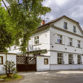 Penzion a Restaurace Bělecký Mlýn، فندق في Ptení