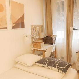 Chambres privées dans maison conviviale à Puteaux Salle de bain et cuisine partagées, hotell i Puteaux