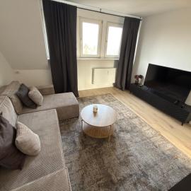 Modernes Apartment Mülheim - freie Parkplätze, Smart-TV, WLAN, Nähe Messe Essen & Düsseldorf, hotel in Mülheim an der Ruhr