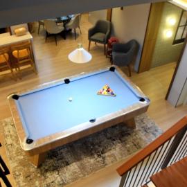 Liorasuite 4 BR with Jacuzzi Billiard Pingpong in KBP: Padalarang şehrinde bir otel
