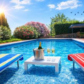 Villino Tre Pini - Piscina Privata Panoramica, Natura & Privacy โรงแรมในBargino
