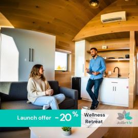 Jolie Vie Wellness Retreat, Metal Tiny Home #3, hotel di Grand Falls