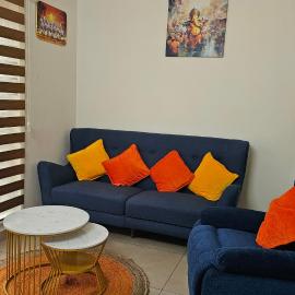 3BHK Independent Villa Cochin - Holiday Home 10 minutes from Lulu Mall Kochi - House in Ernakulam، فندق في كوتشي