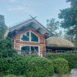 Modern Log Cabin On Adelsö, hotel em Adelsö