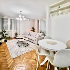 Central Skopje Luxury Two-Bedroom Apartment - Private Parking