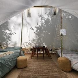Safari Tent DeLuxe - La Bohème - on Campsite in Saint Robert, Camping Florecer, hotelli kohteessa Ségonzac